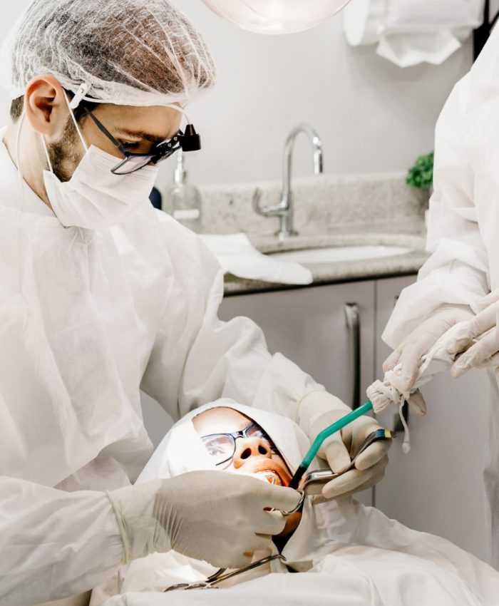 Revisão da aposentadoria do dentista: prazos, tempo insalubre e como corrigir erros do INSS